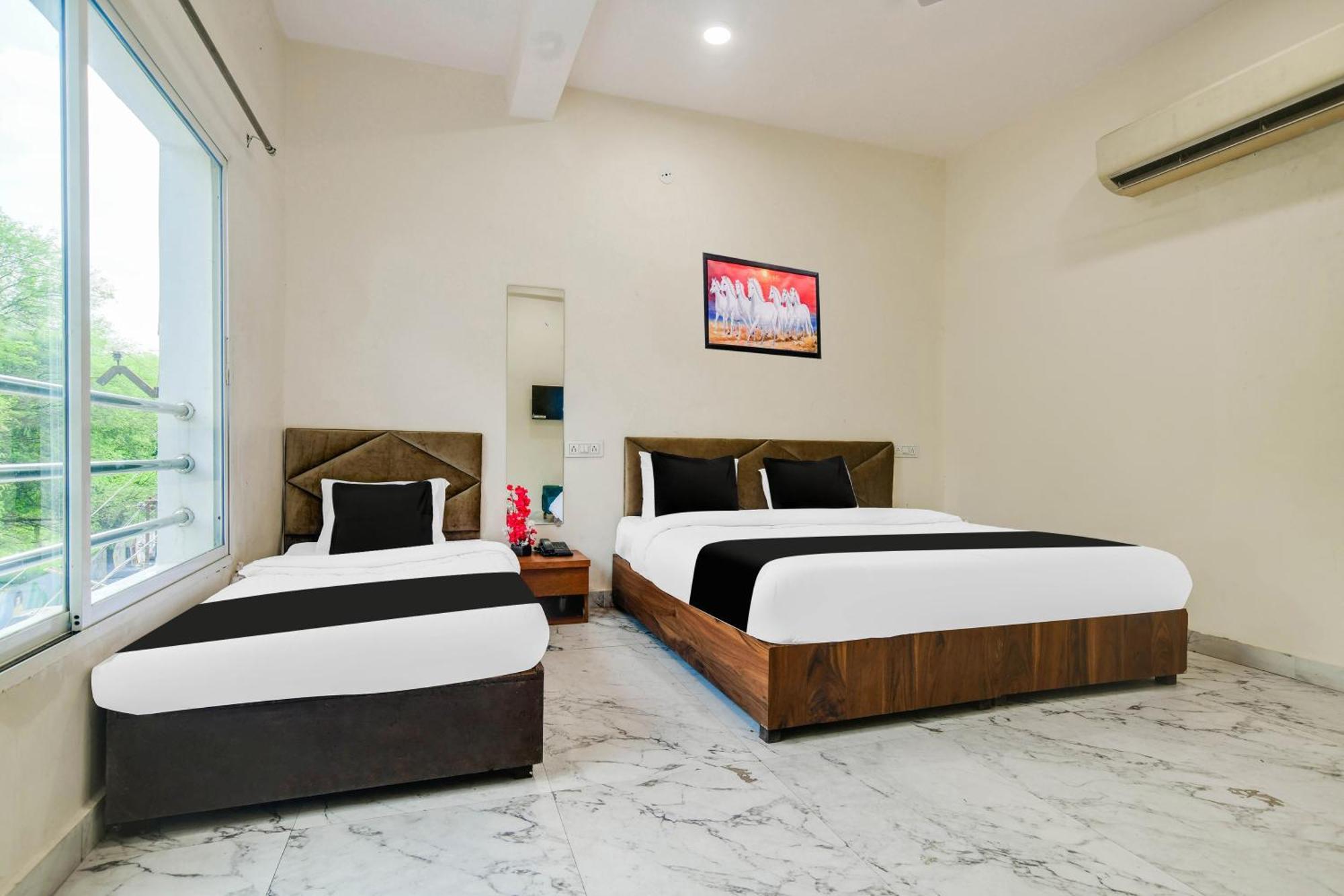 Hotel O Ujjain Near Hari Fatak מראה חיצוני תמונה