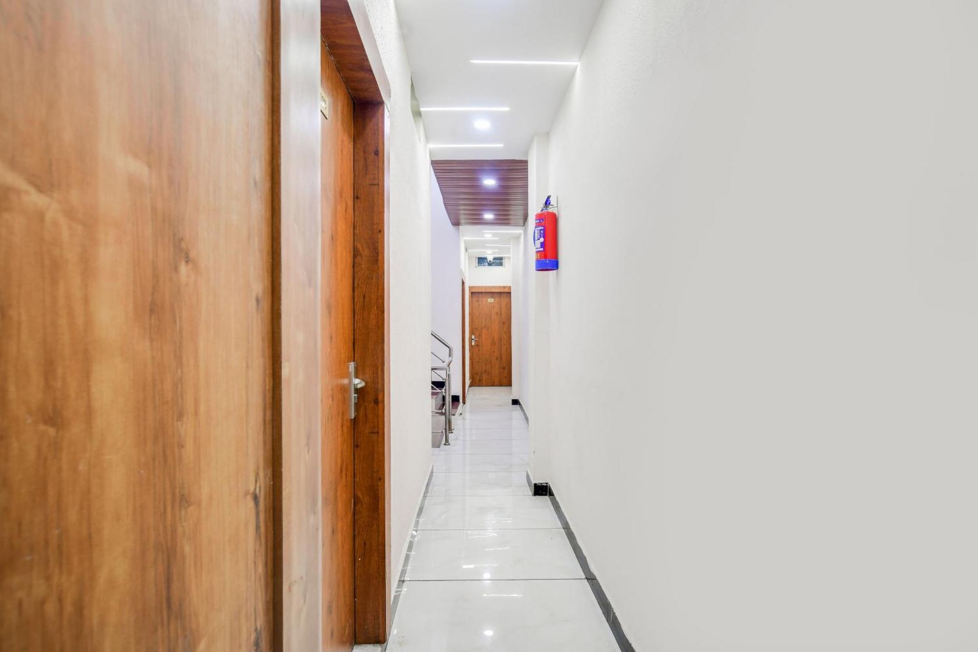 Hotel O Ujjain Near Hari Fatak מראה חיצוני תמונה