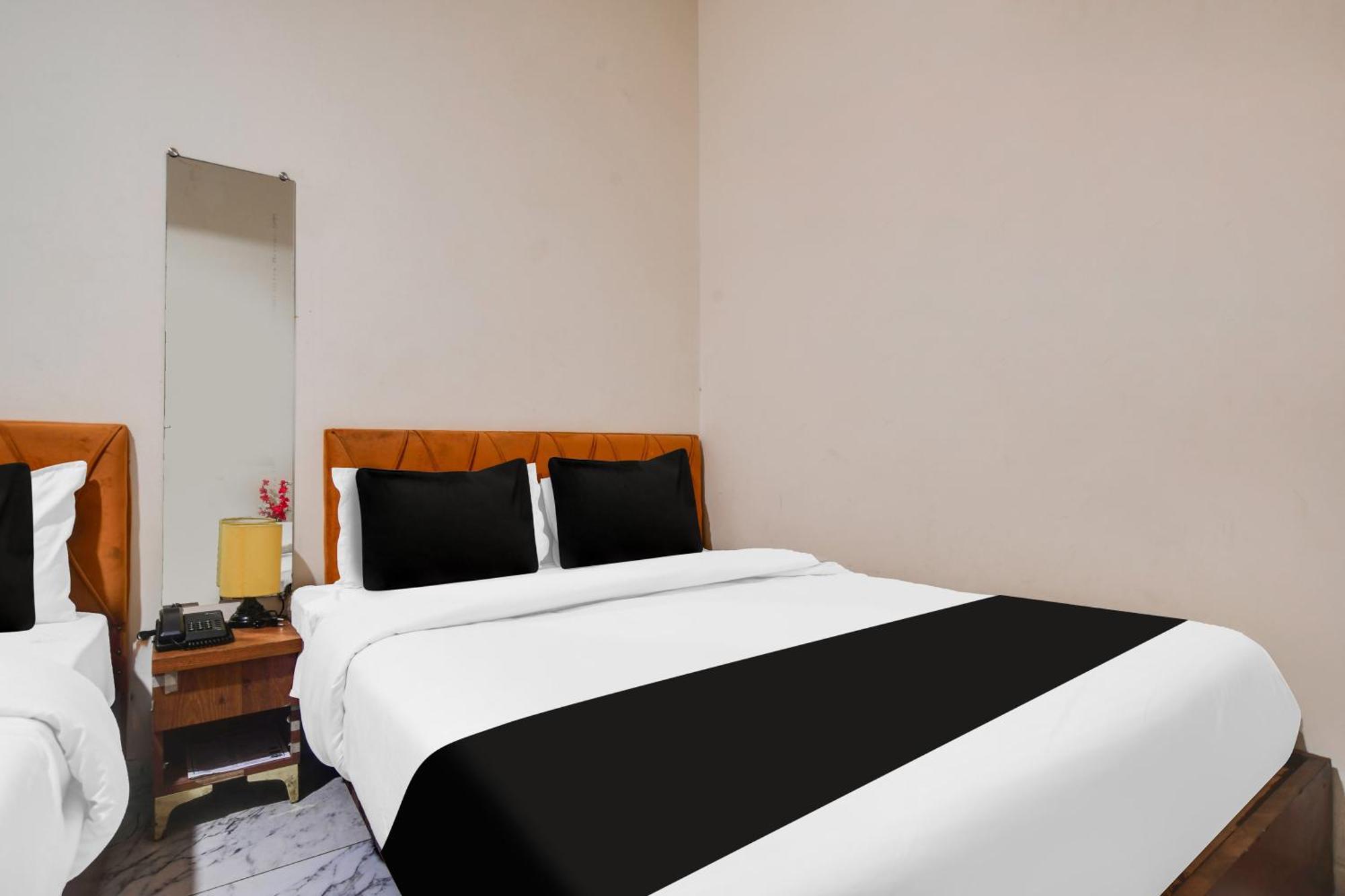 Hotel O Ujjain Near Hari Fatak מראה חיצוני תמונה